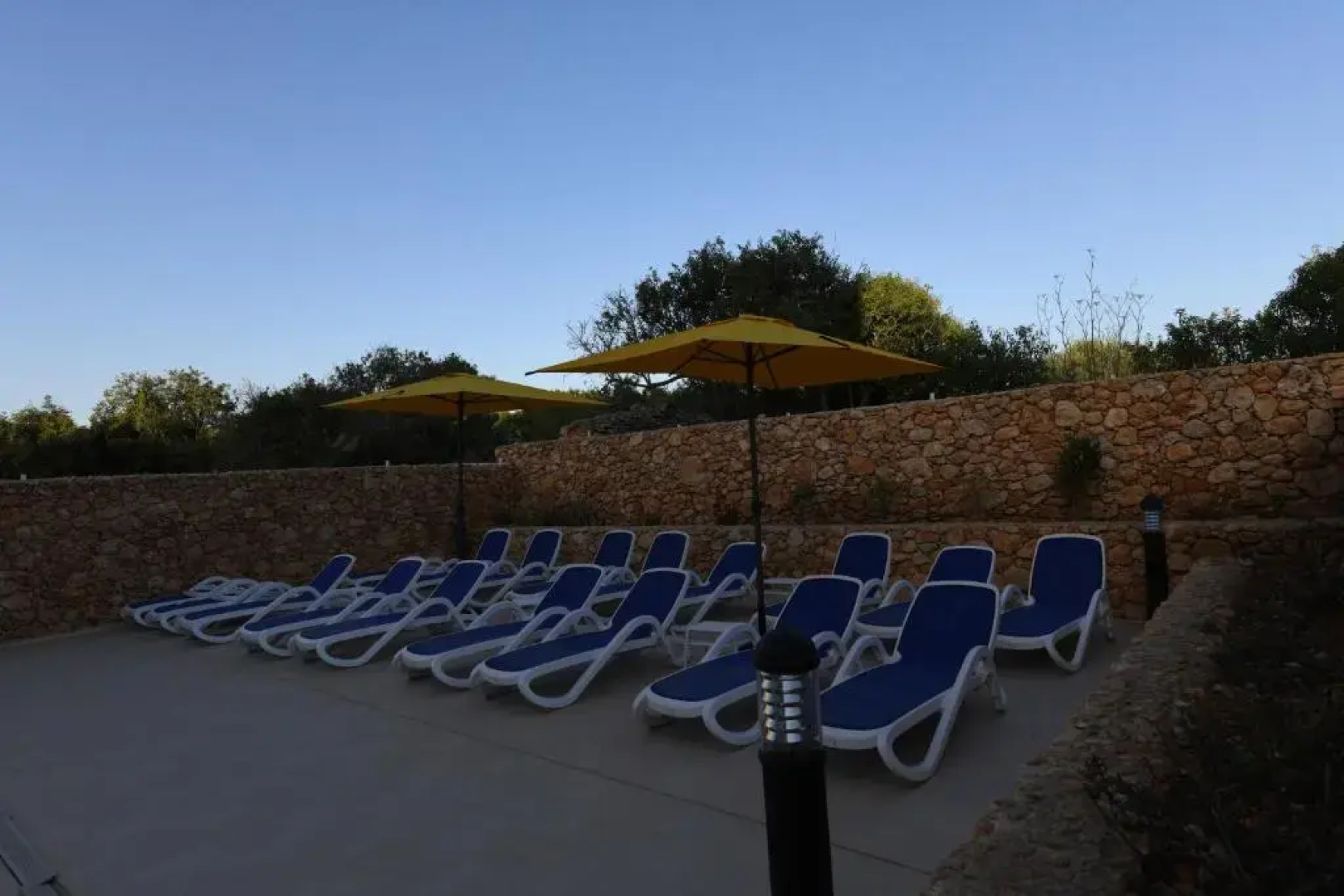 Wileg 4B Luxury Two Bedroom Apartment with Shared Swimming Pool.