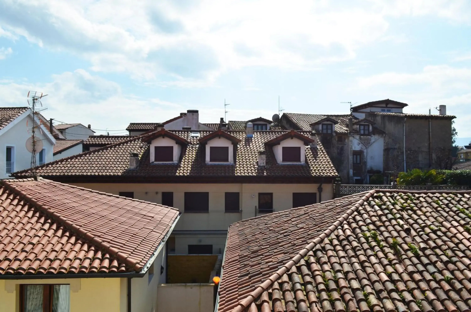 Apartamento El Corro: con parking en pleno centro de Comillas