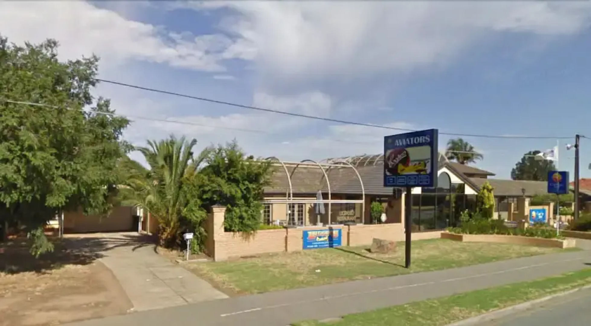 Aviators Lodge Motel