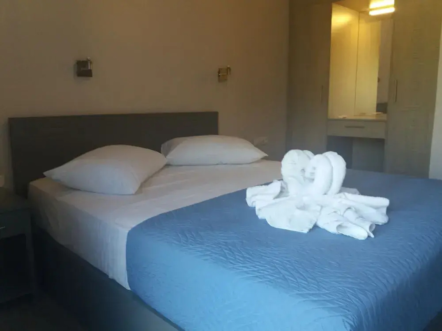 Akrotiri Panorama Apartments