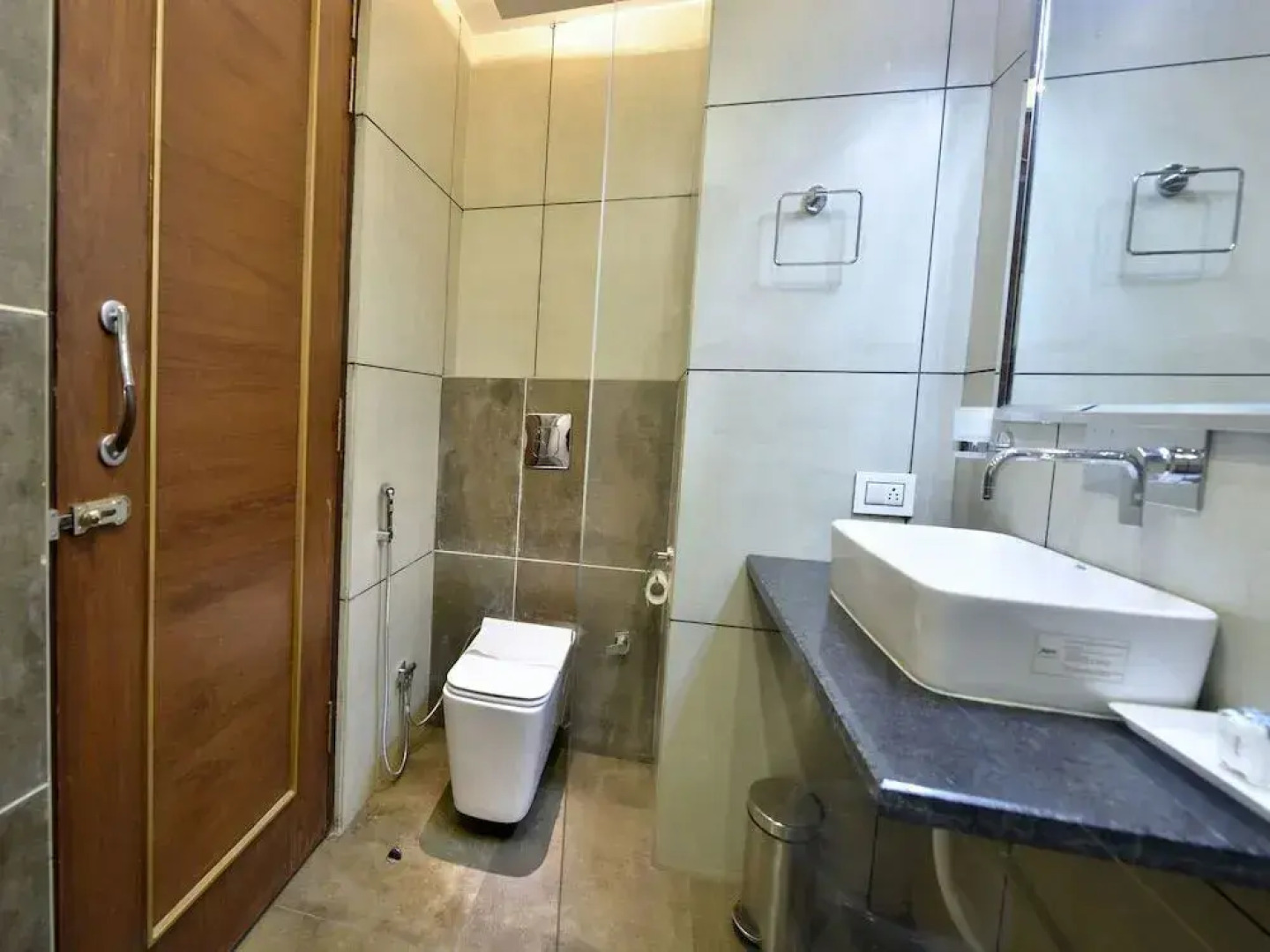 OYO 13217 S S International