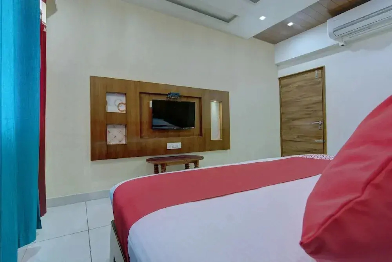 Sharan Residency by OYO Rooms