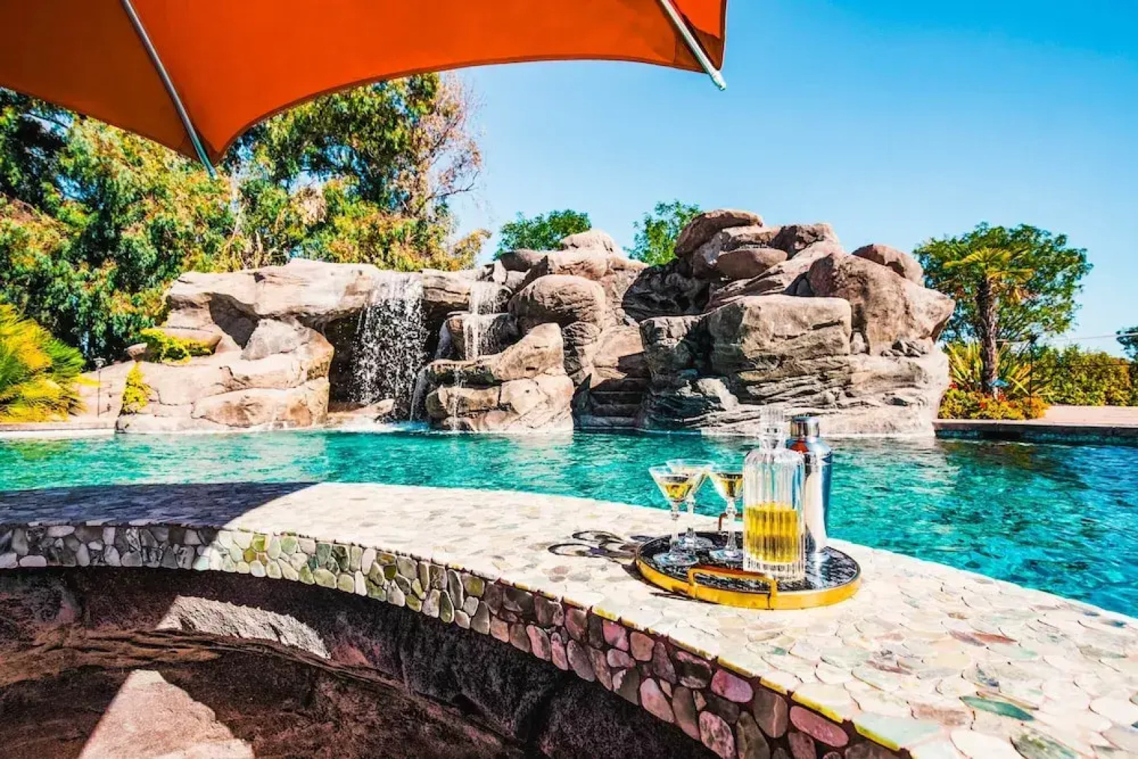 Mermaid by Avantstay Private Estate w/ Pool, Volleyball & Arcade!