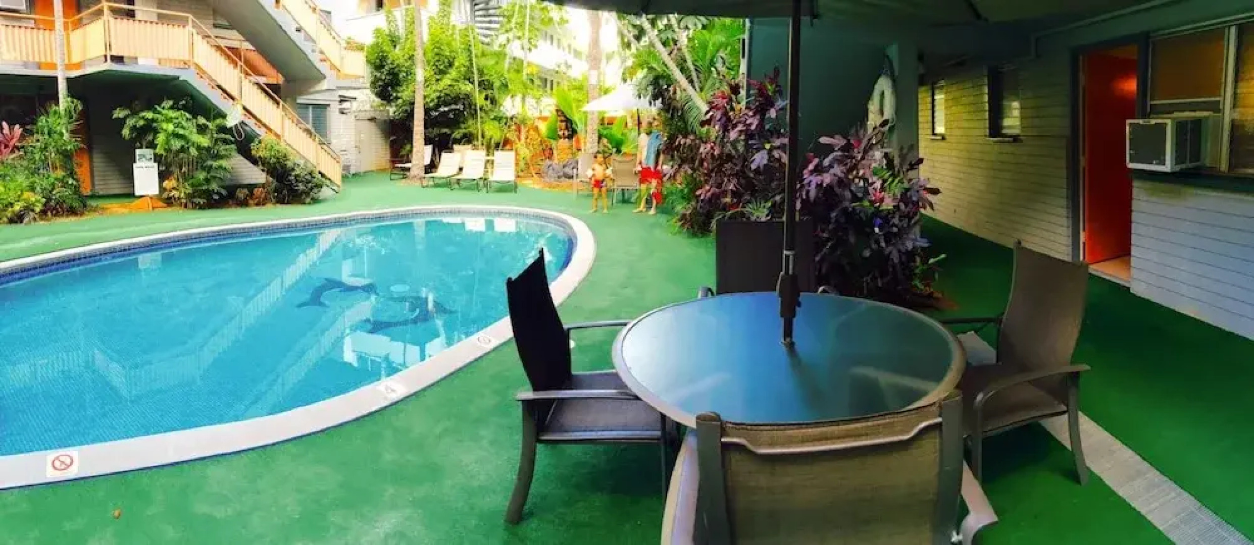 Waikiki Condo Rental - Hawaiian King