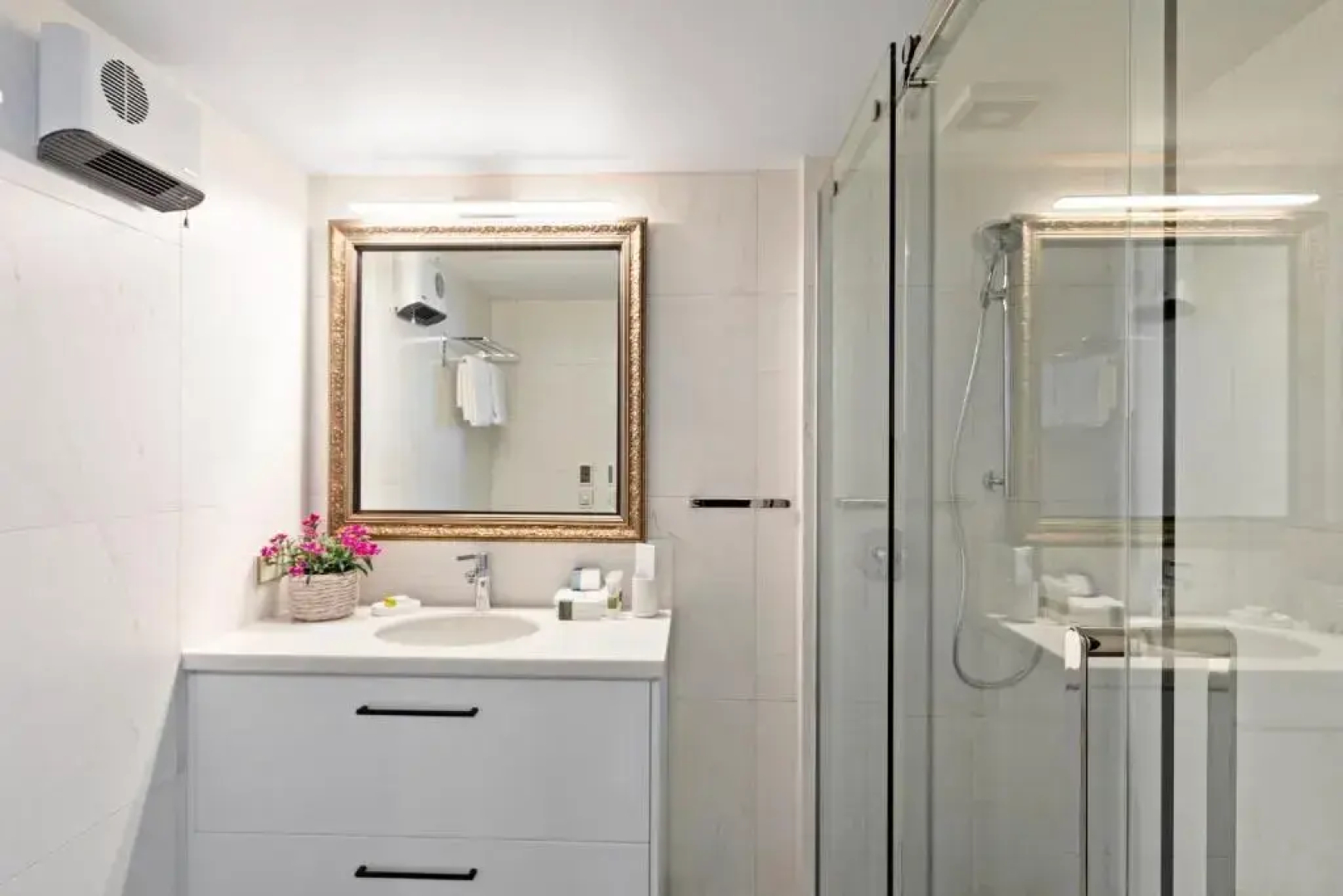 Queenstown House Luxury Lakeside Apartments