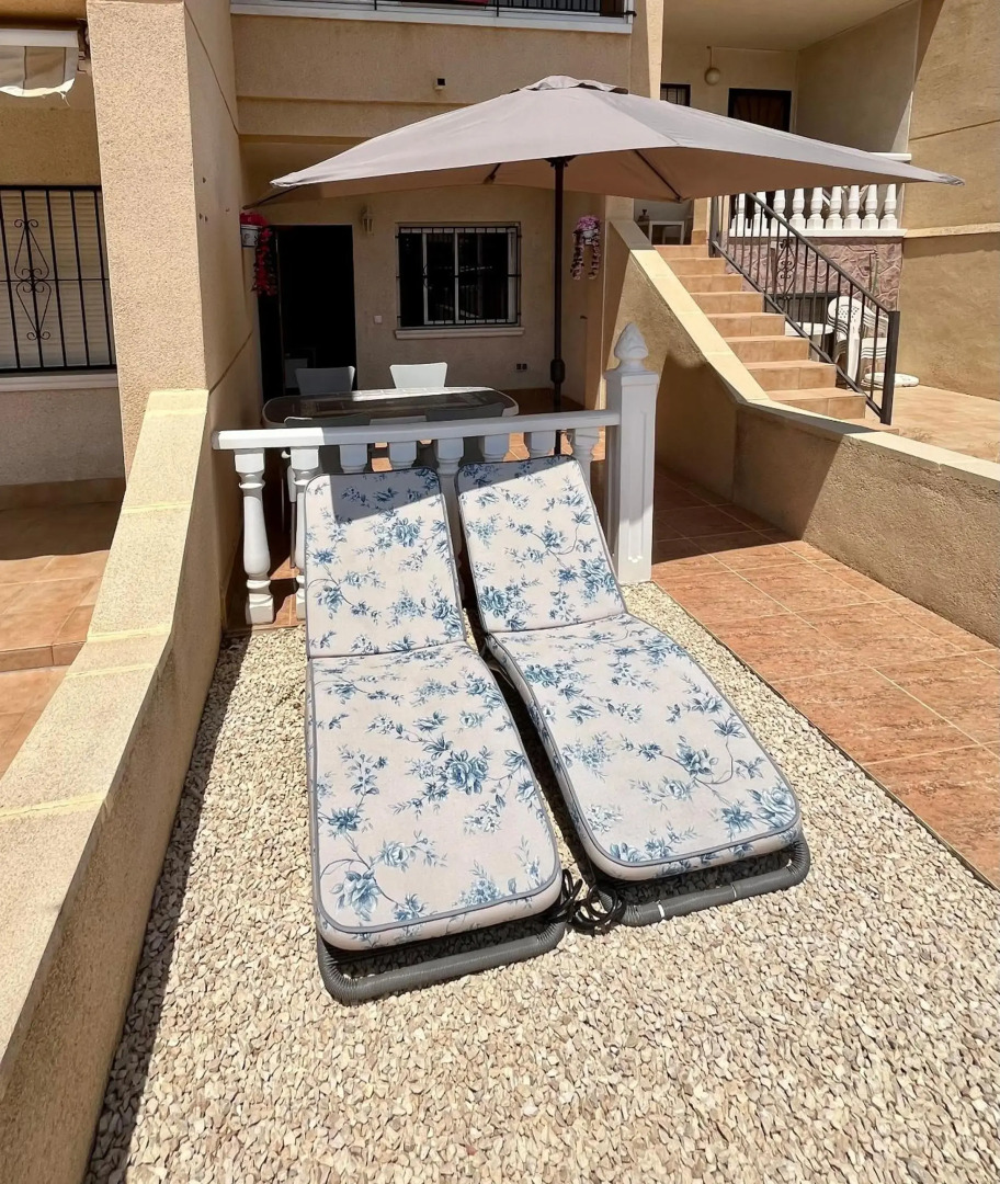 Winter sun apartment with pool access