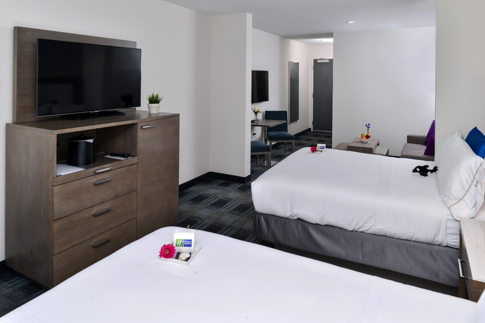 Holiday Inn Express & Suites San Diego - Mission Valley by IHG
