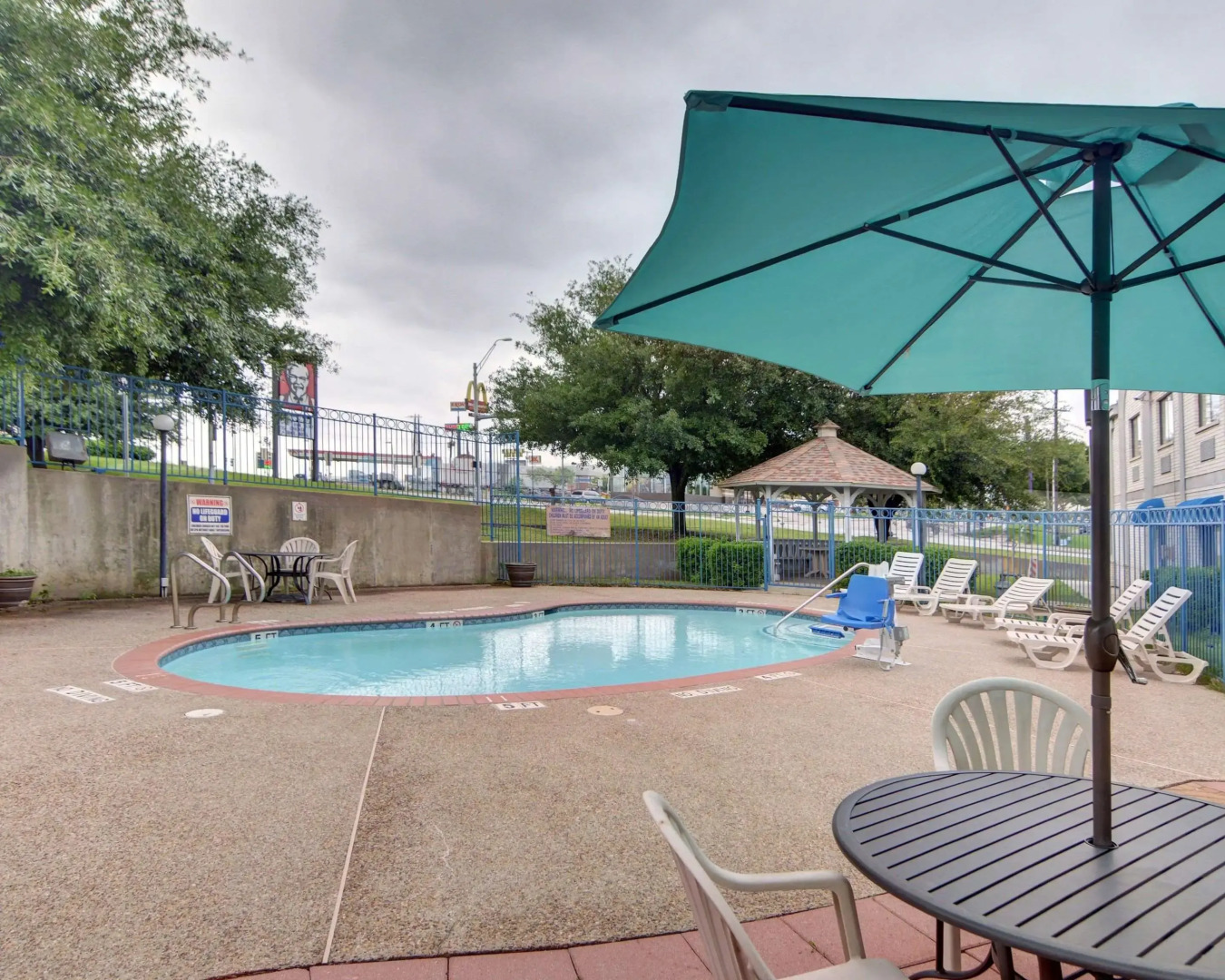 Quality Inn & Suites Grand Prairie South