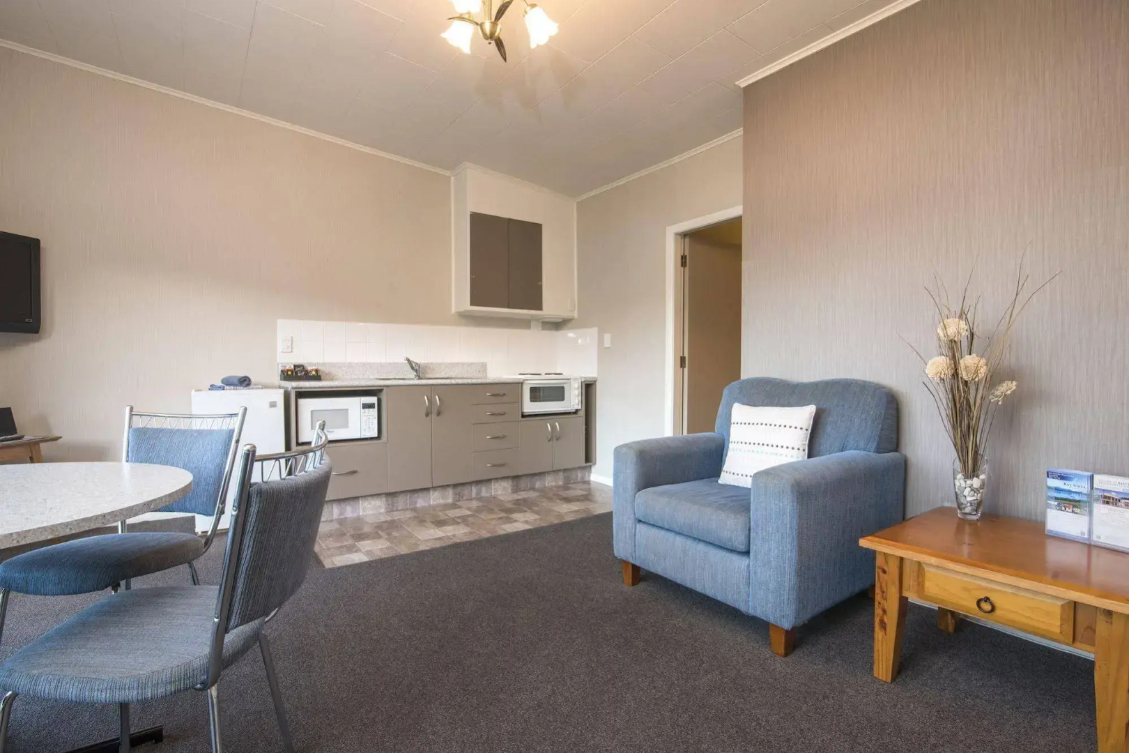 Bay Vista Waterfront Motel Picton