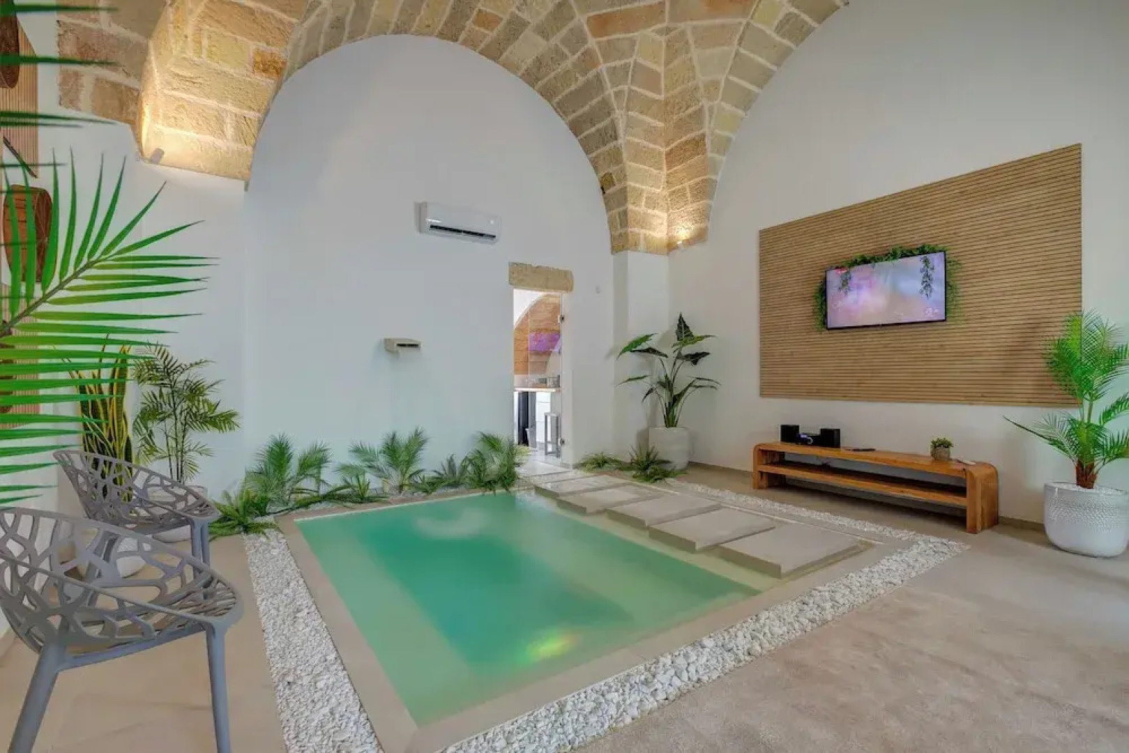 Private Oasi With Spa and Pool