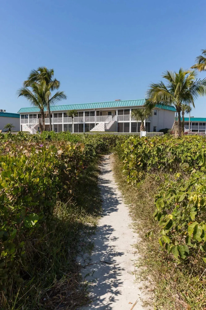 Sanibel Arms West Condominiums