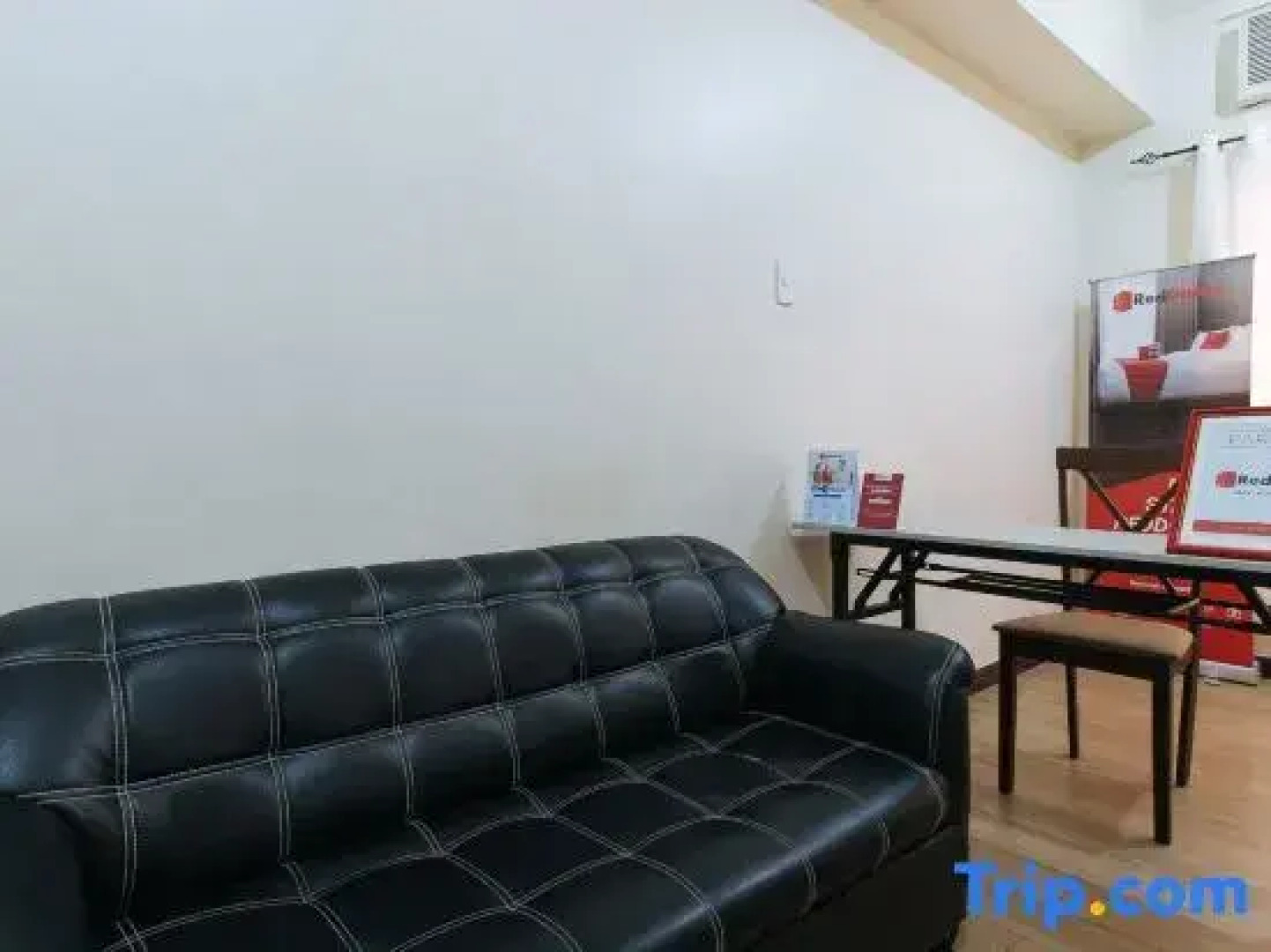 RedDoorz Hostel @ Deomar Hometel & Farm Cafe Vigan Ilocos