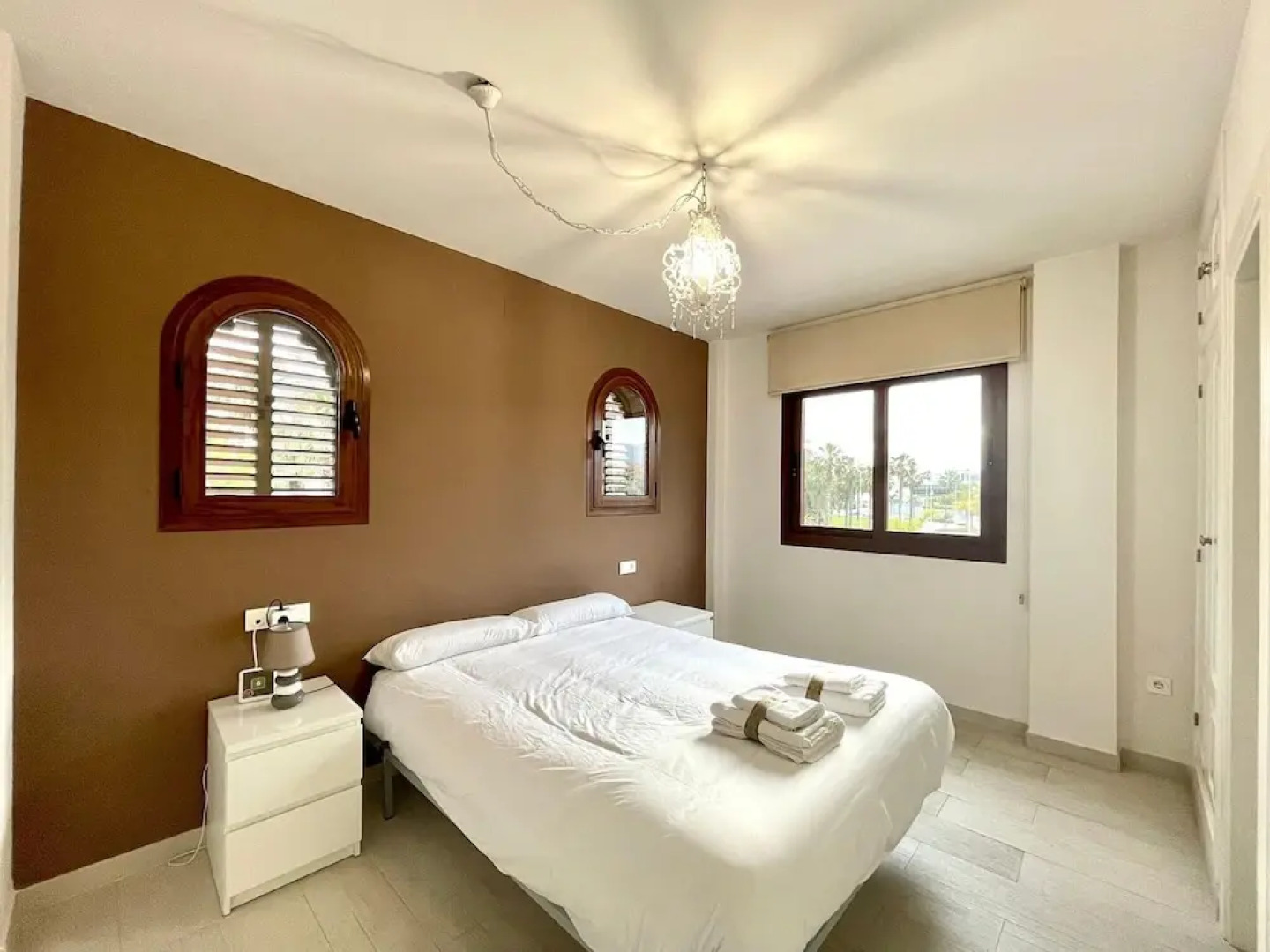 Sunlit Villa Near Golf