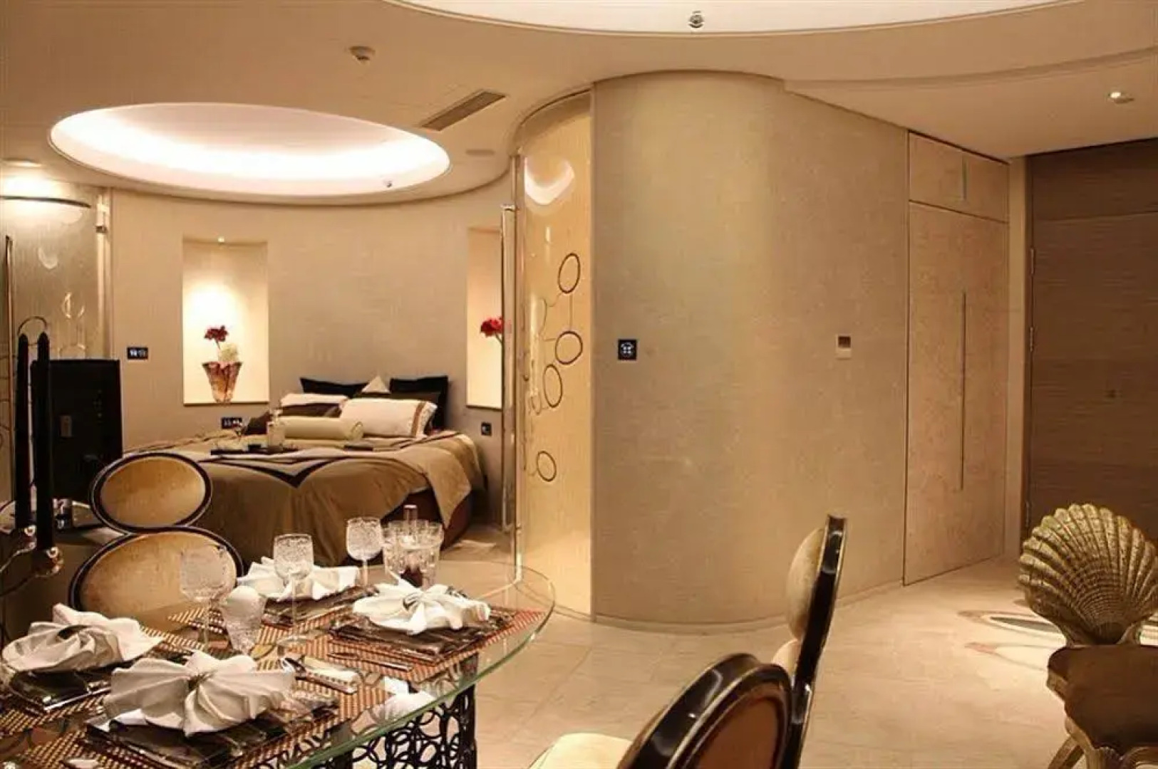 Reclusive Life Phoenix Island