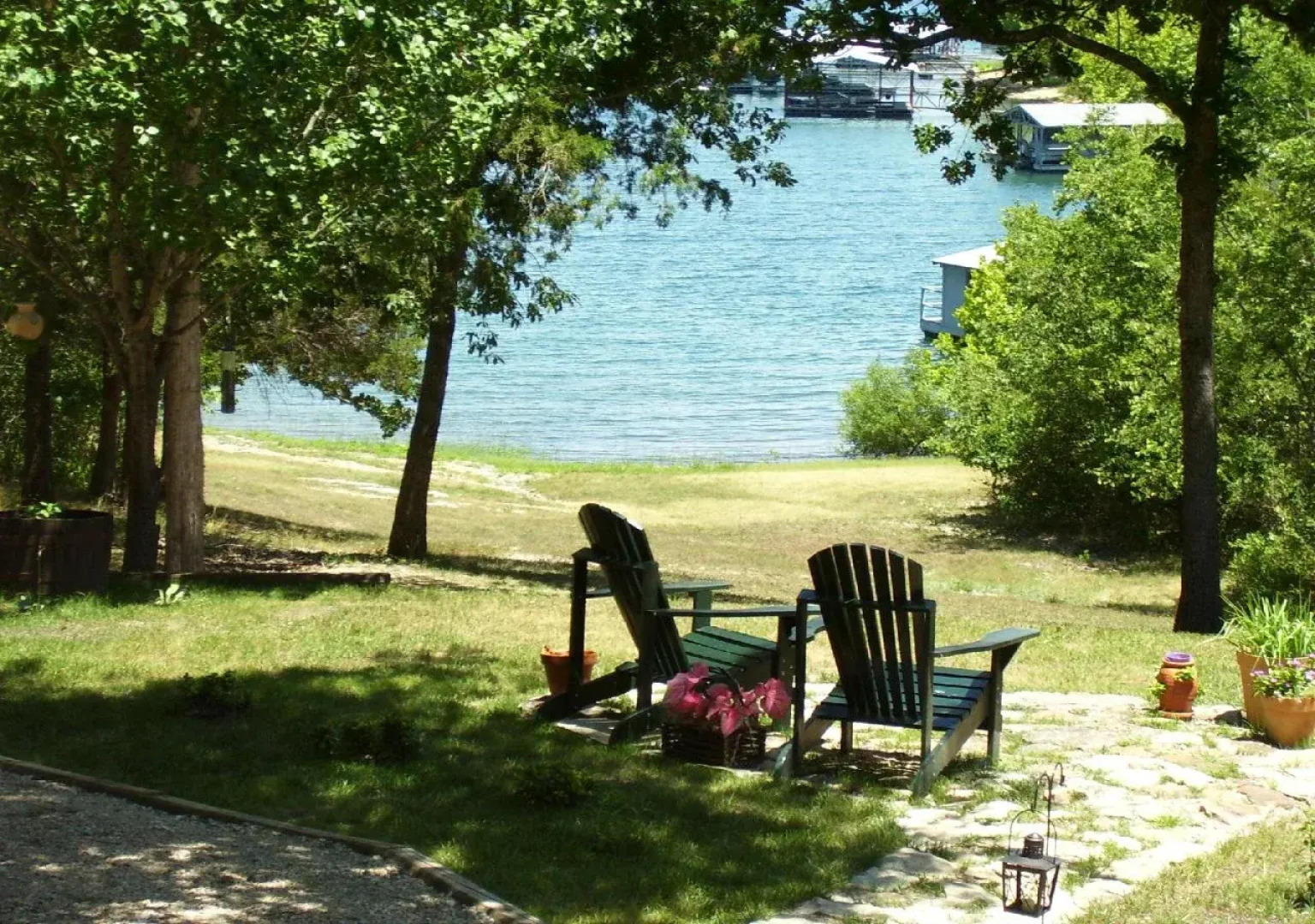 Anchor Inn on The Lake Bed and Breakfast