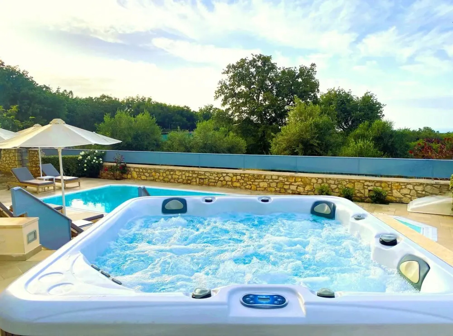 Deluxe Villa Ianthos - Outdoor Hot Tub & Kids Pool