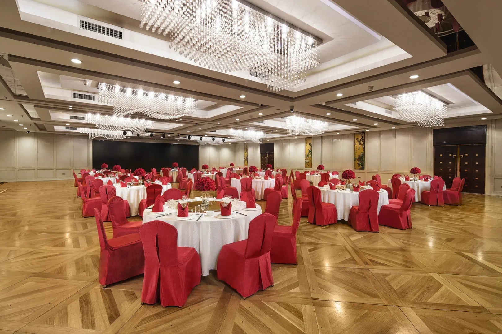 Golden Eagle Summit Hotel Downtown