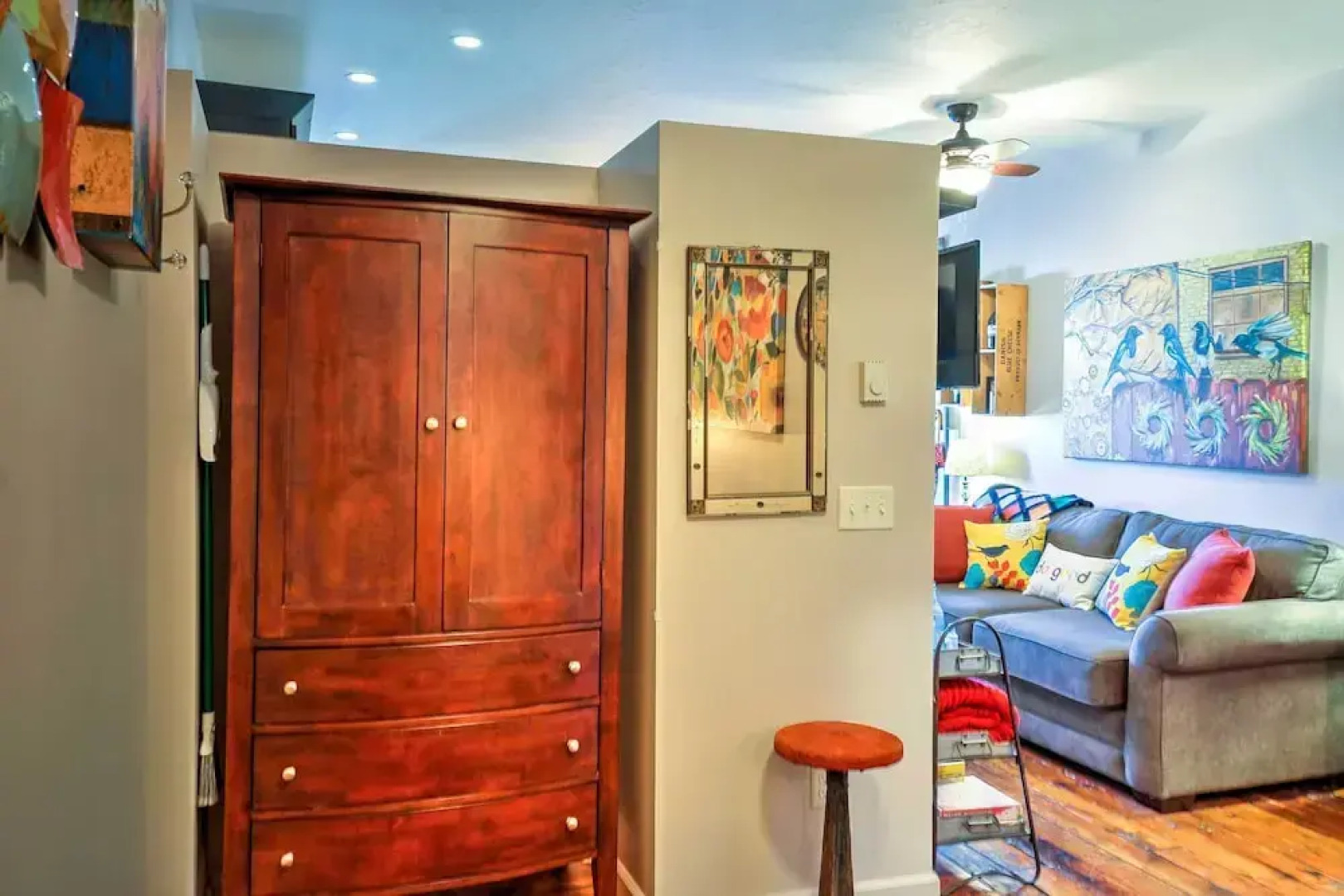 Walkable Studio Apartment in Downtown Livingston!