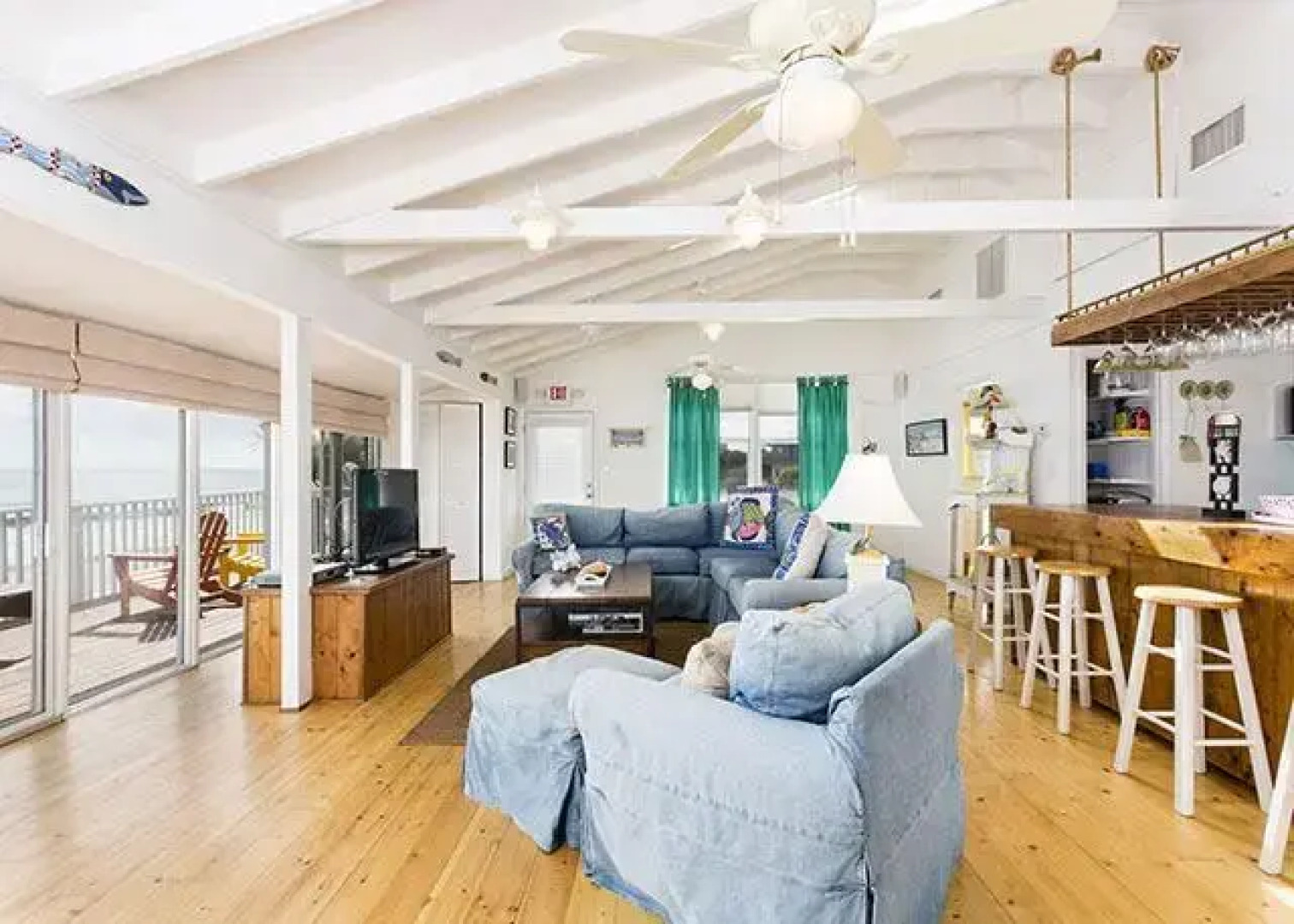 Blue Parrot by Vacation Rental Pros