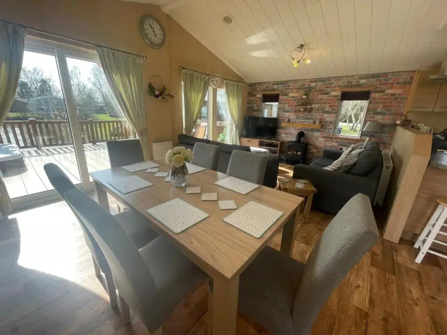 Luxury Lakeside Lodge L1 with hot tub situated at Tattershall Lakes Country Park