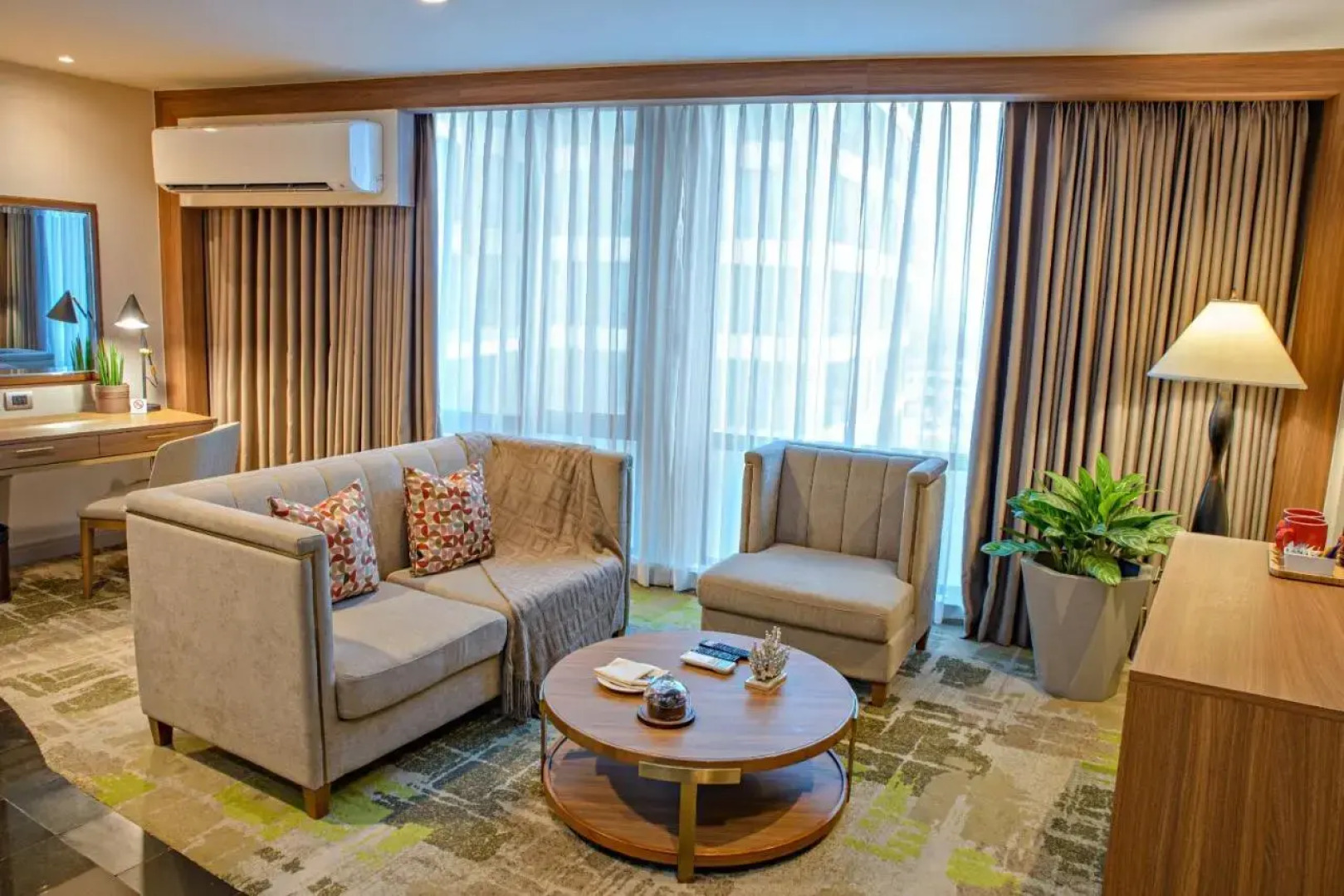 Business & Leisure Stay in Eastwood City