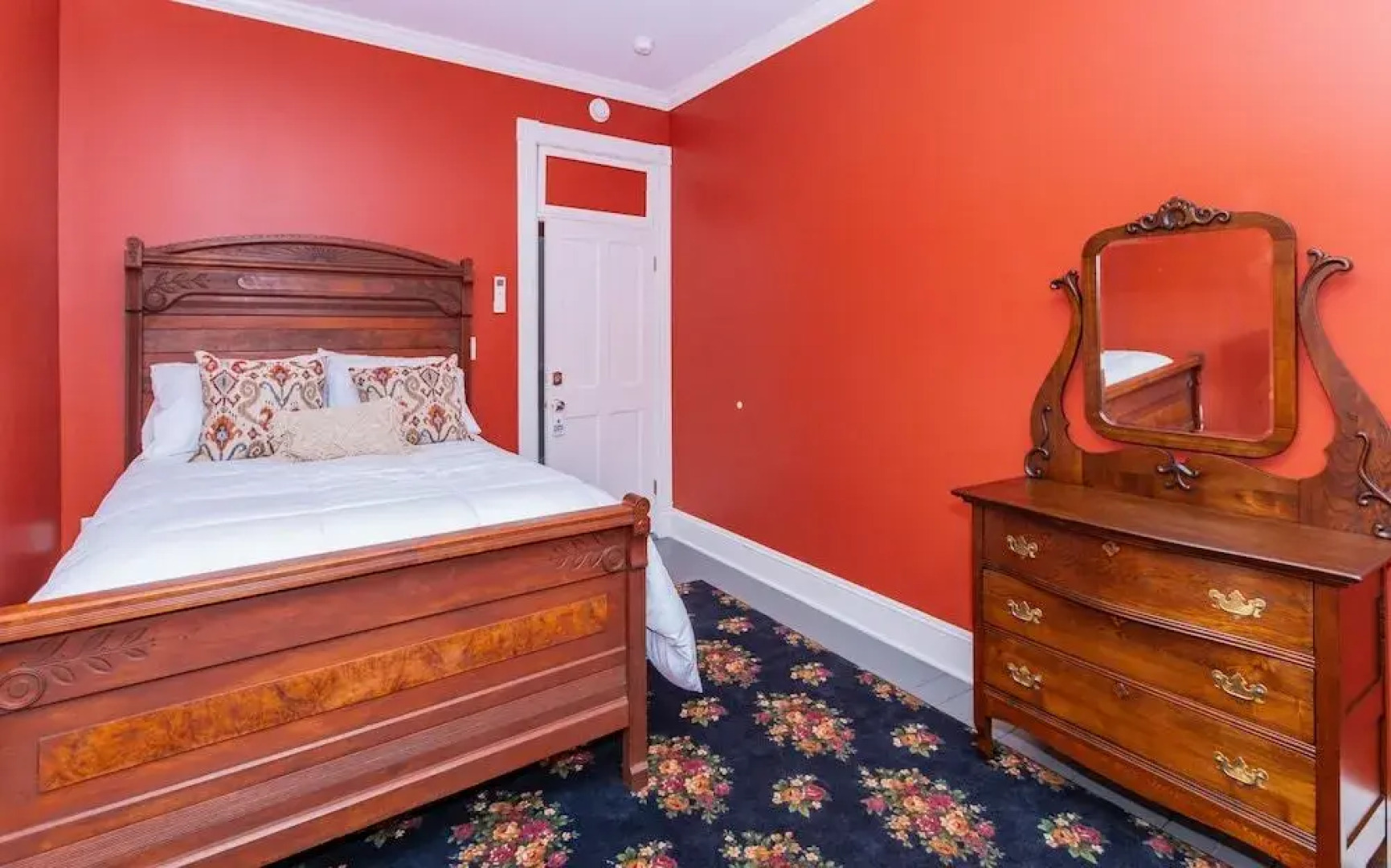 Historic Hotel Broadalbin