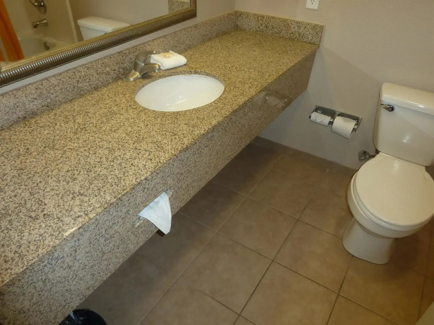 Americas Best Value Inn & Suites Gun Barrel City