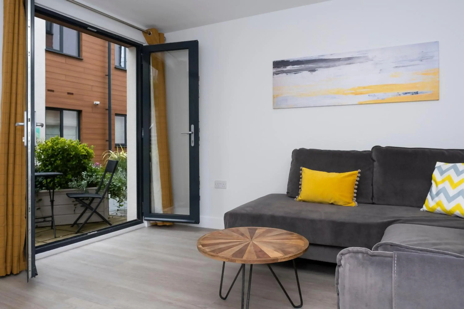 2 Middlecombe - Luxury Apartment at Byron Woolacombe, only 4 minute walk to Woolacombe Beach!