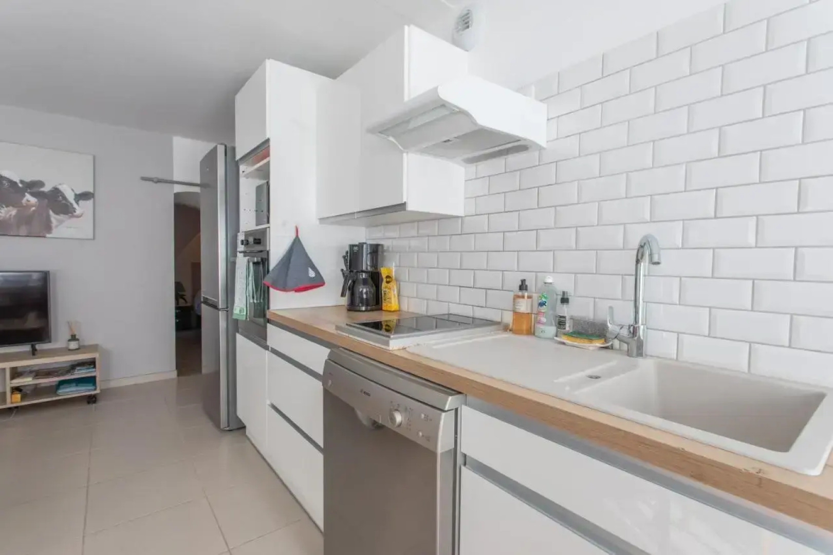 Rez-de-chaussée centre ville d'Embrun 3 étoiles