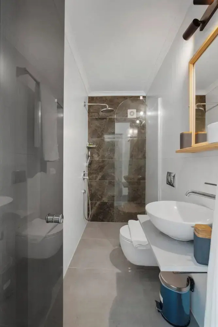 The Green Goose Hotel