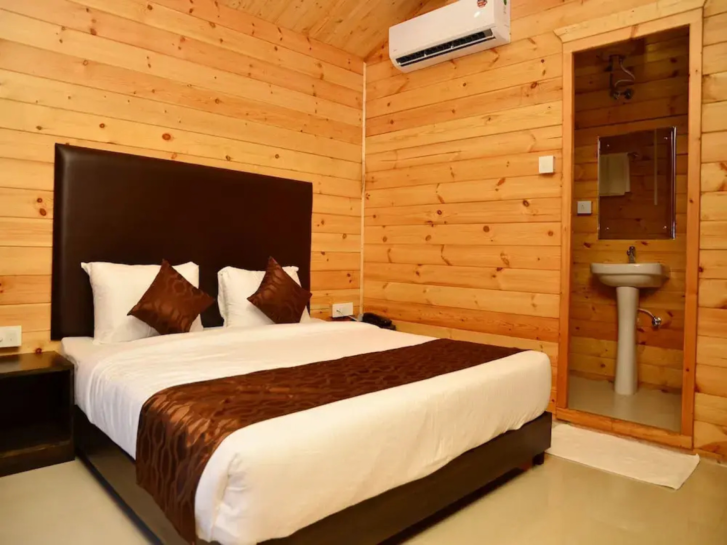 Capital O 8058 Map5 Village Resort