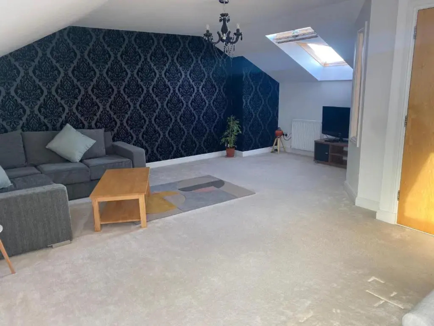 The Duplex Nairn- Spacious 3 Bedroom with sunny balcony