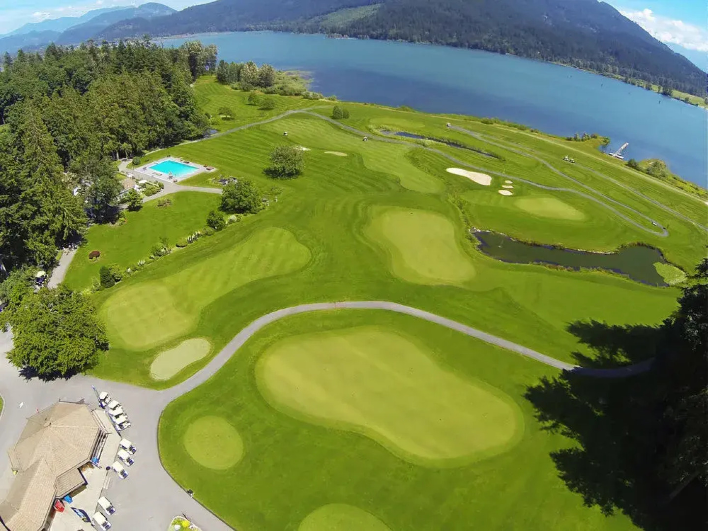 Rowena's Inn On The River