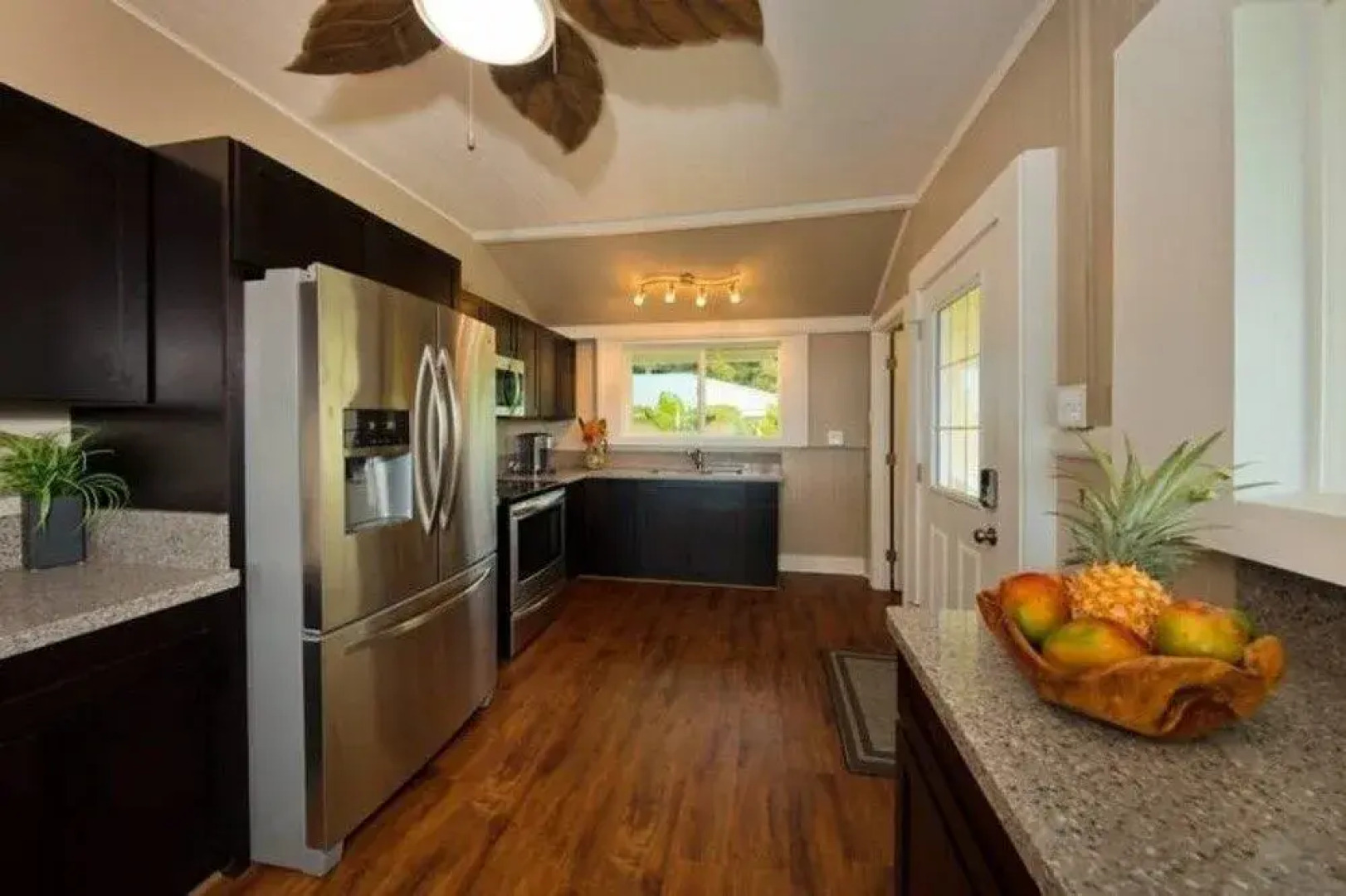 Makani Ea Home 2 Bedroom Home by RedAwning