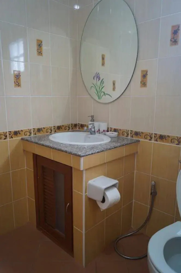 Three Moons Homestay