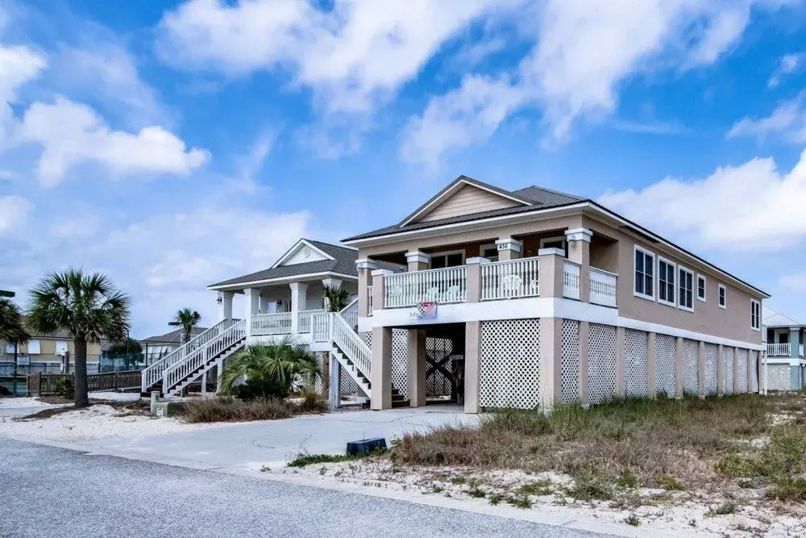 Sandy Toes 4 Bedroom Home by RedAwning