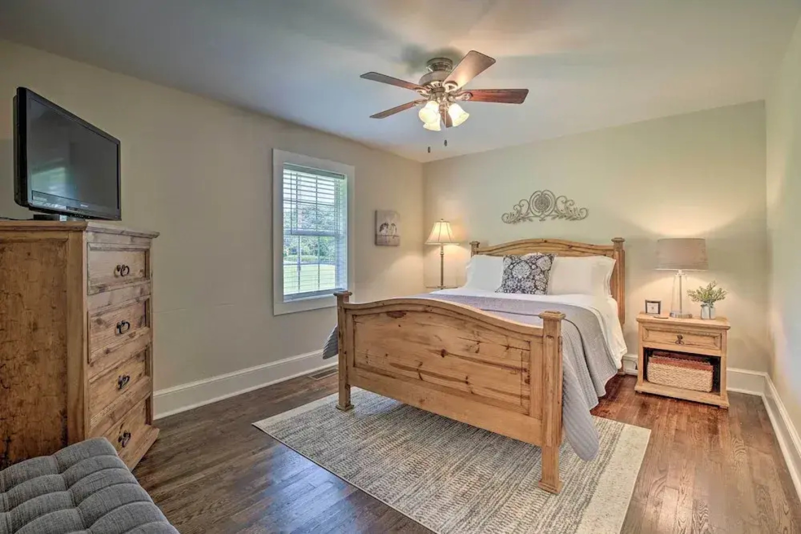 Idyllic Getaway w/ Deck ~ 4 Mi to Dtwn Athens