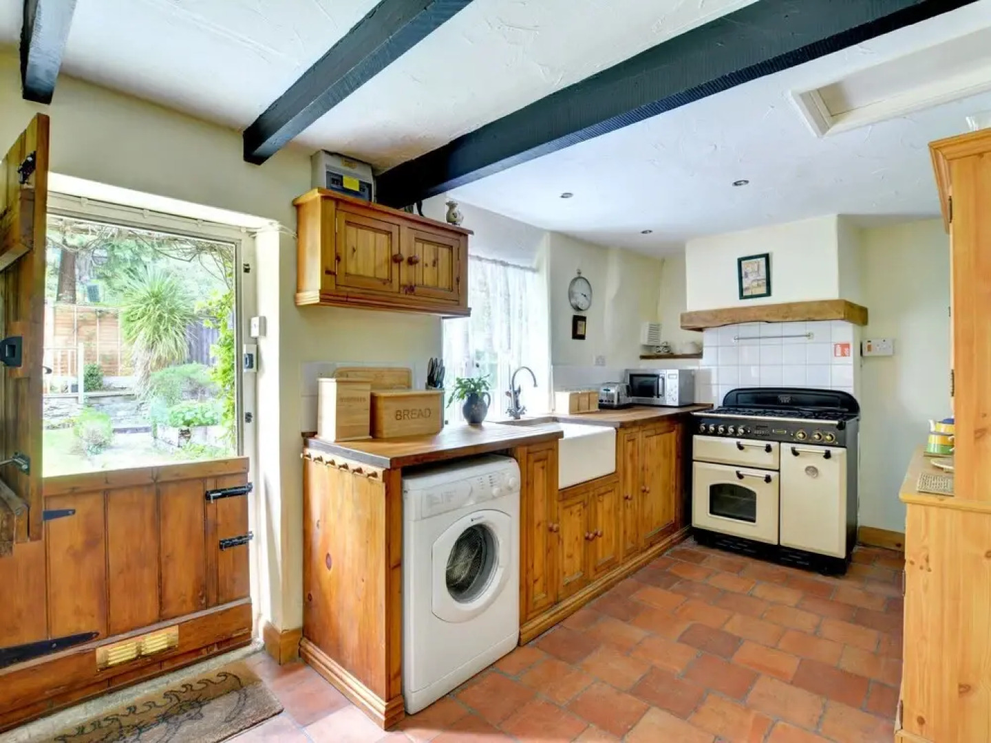 Charming Holiday Home With Lovely Garden