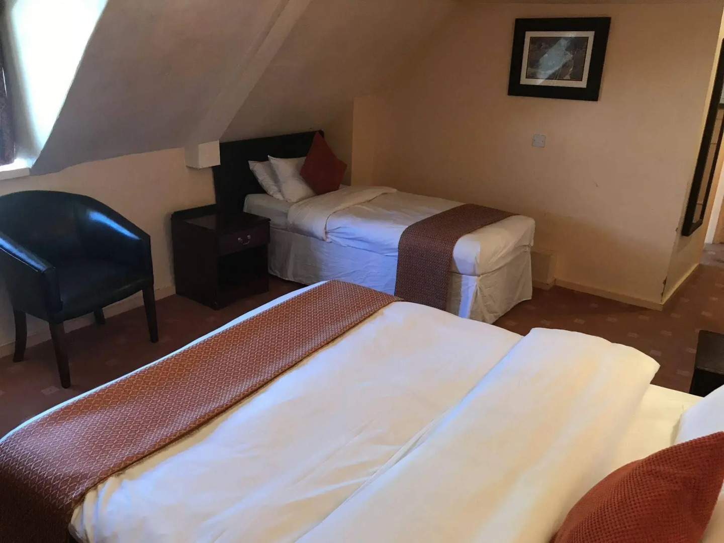 The Royal Victoria & Bull Hotel