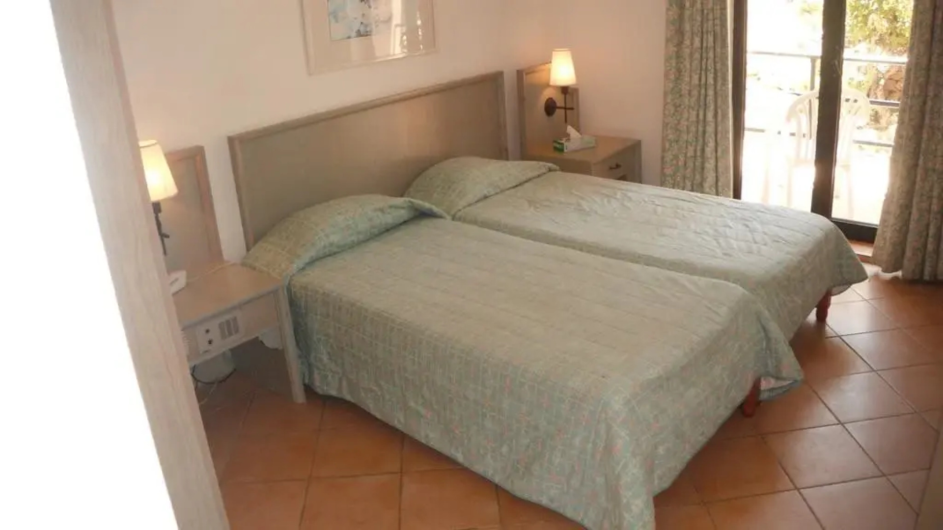 Comino Hotel and Bungalows