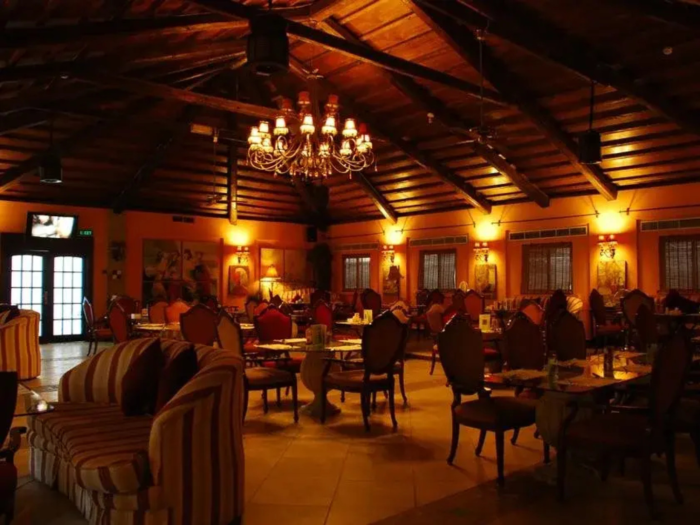 Riviera Palace Deluxe Suites