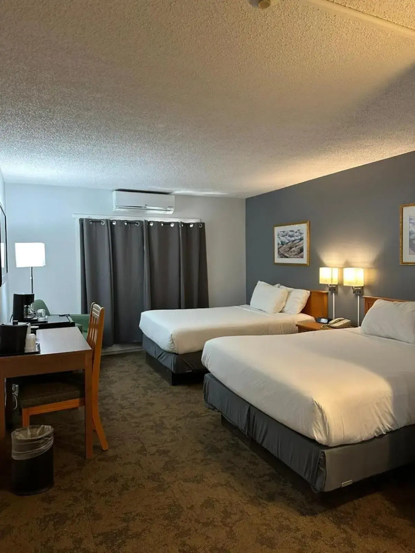 Wells Gray Inn