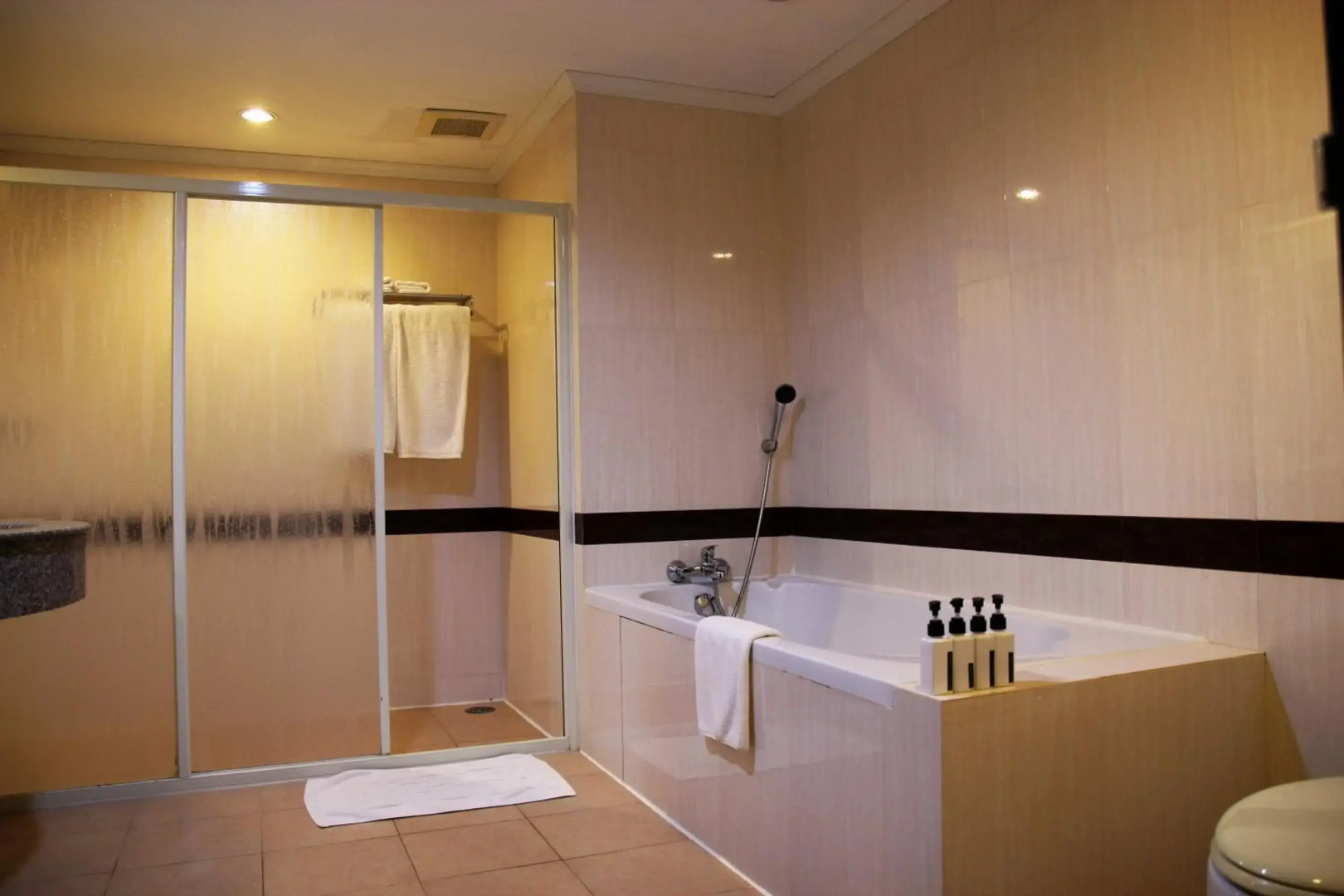 Aekpailin River Kwai Resort Kanchanaburi