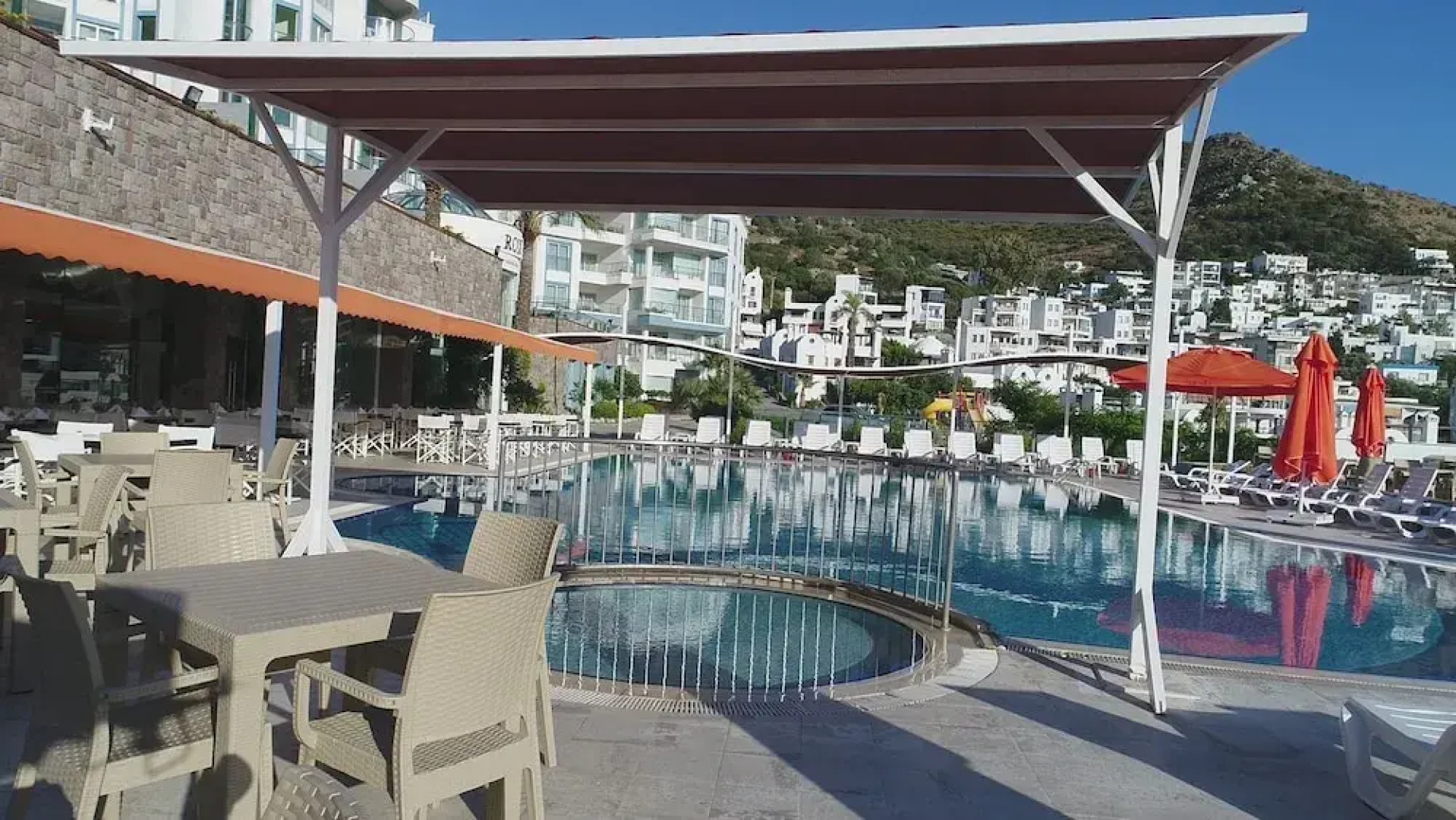 Roxx Suite Deluxe & Spa Hotel