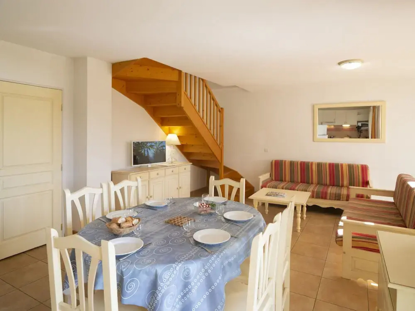 Attached House With Terrace or Loggia Located in Languedoc