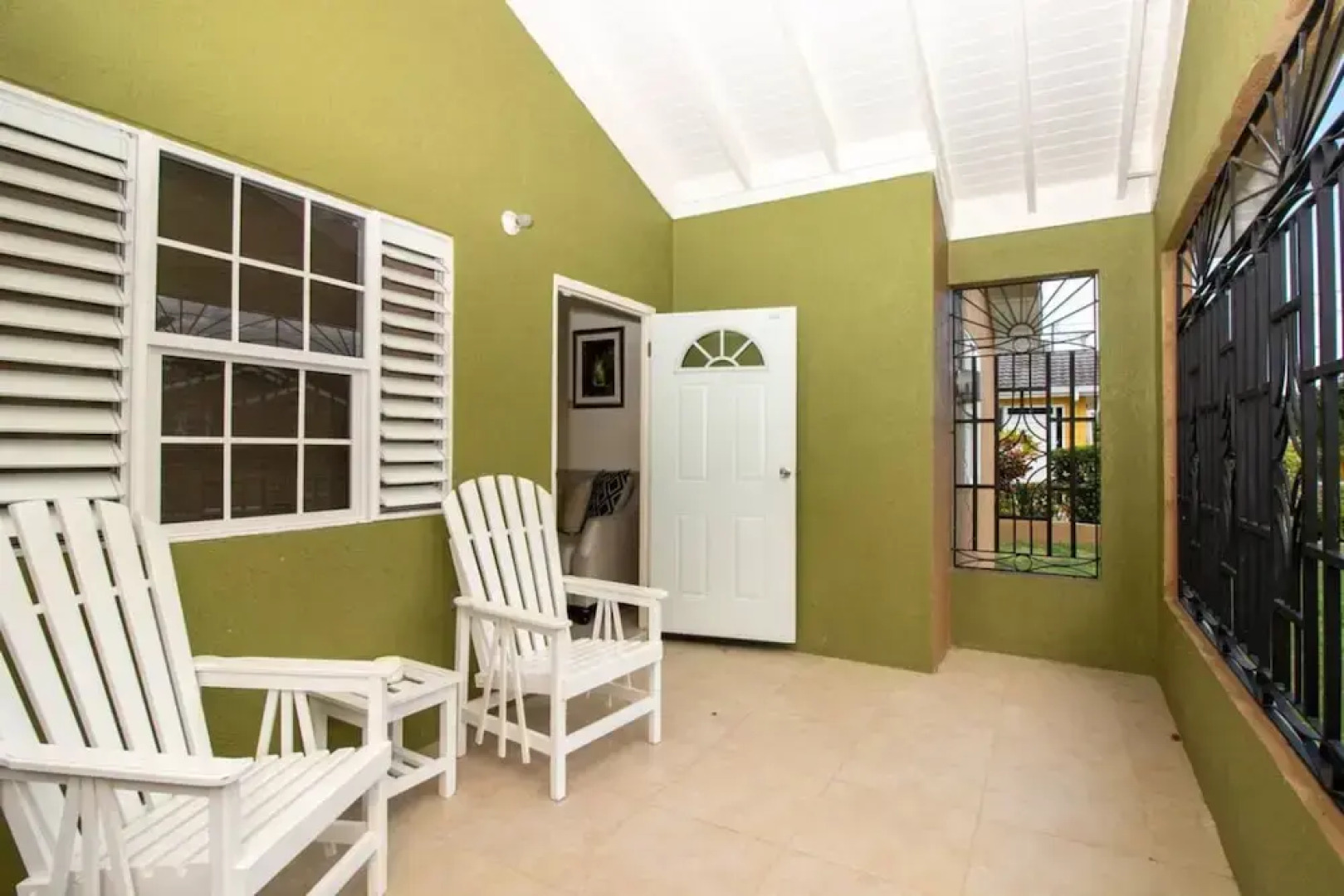 Private Pool Draxhall Gated Gym Tennis Full AC