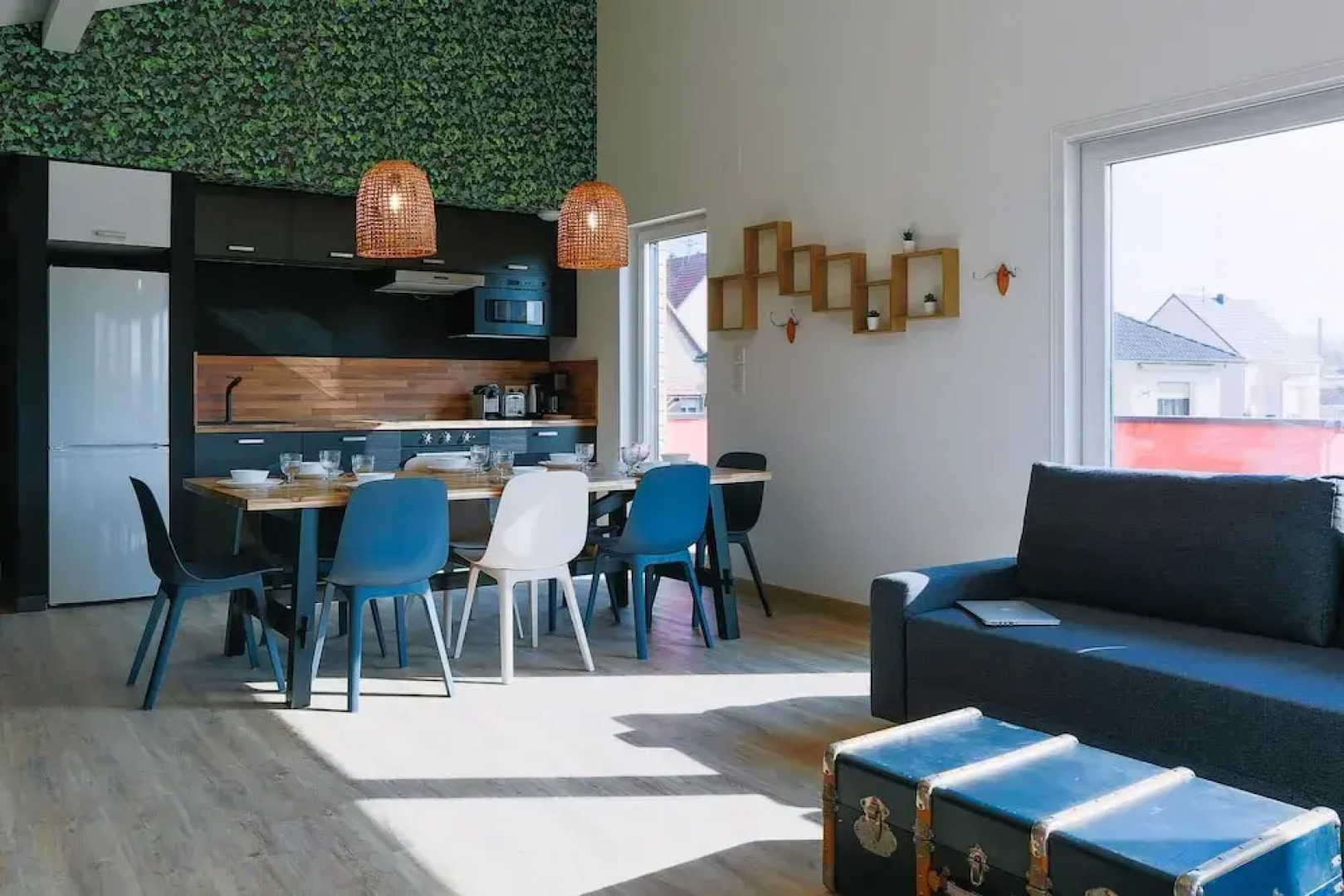 La Maison Devant La Prairie