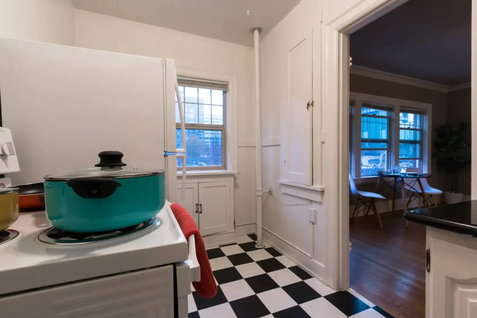 Downtown Historic Condo With Long Term Stay Discounts!