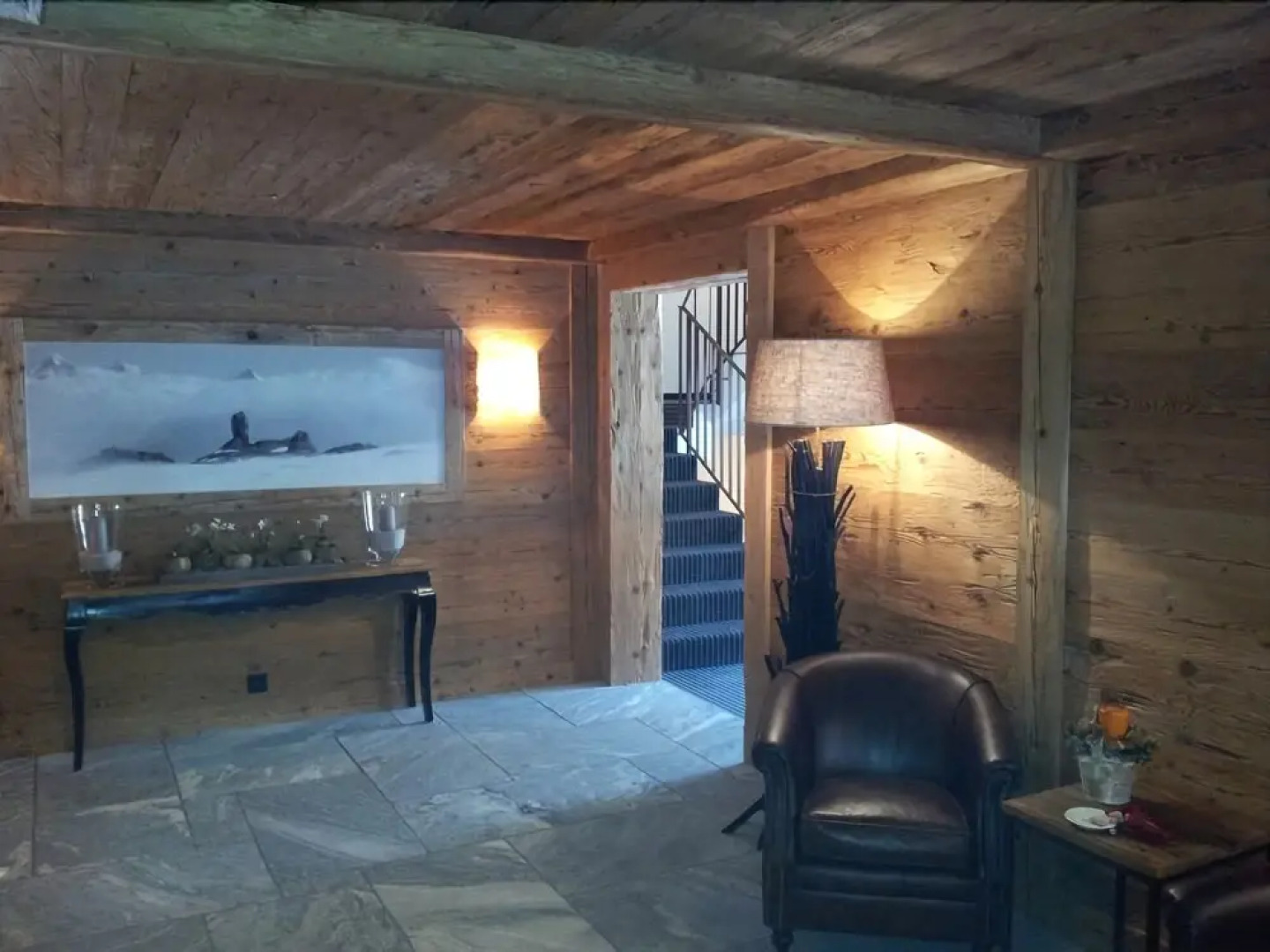 Hotel des Alpes by Bruno Kernen