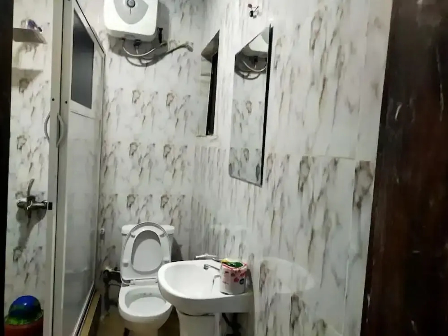 Rolak Hotel and Suites